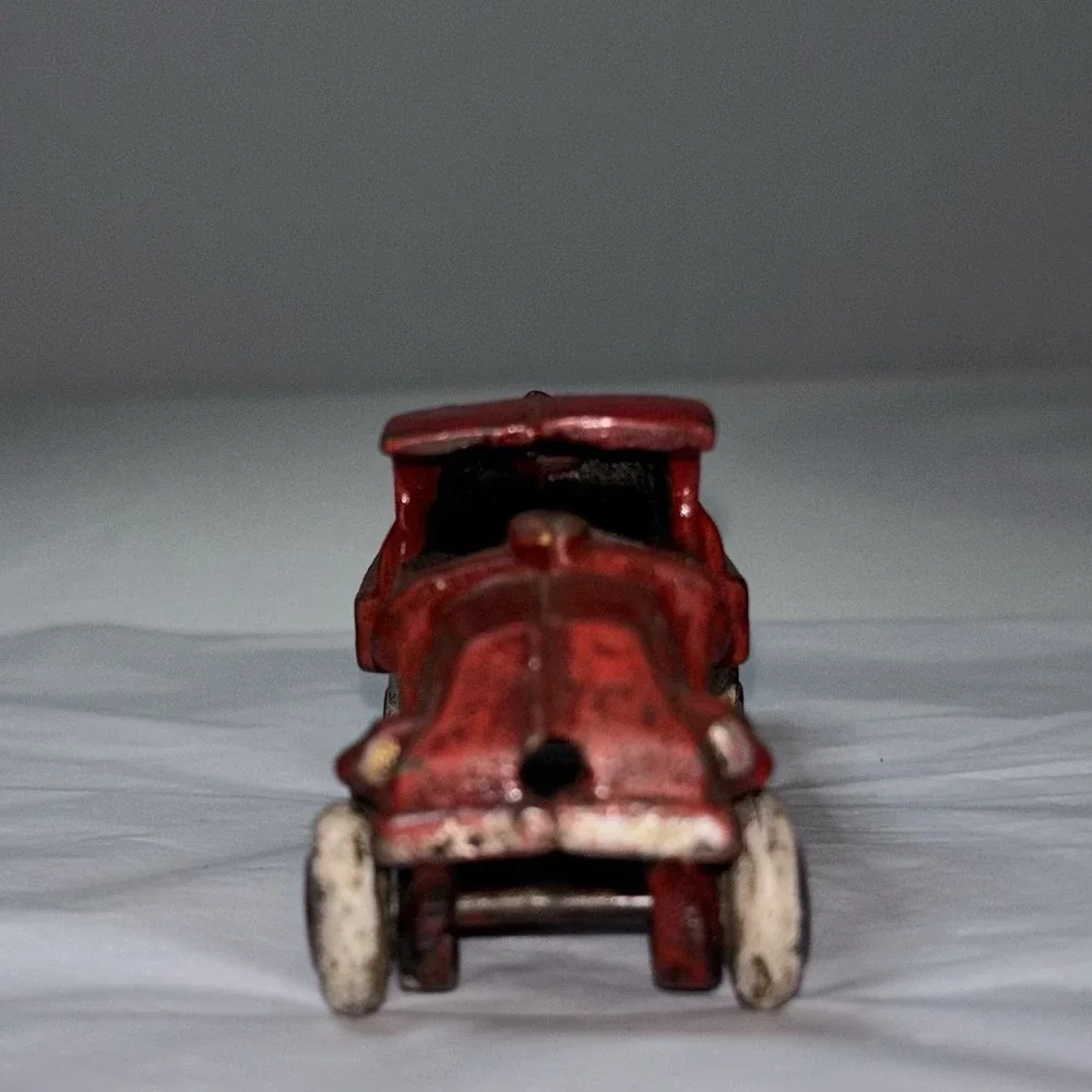 N/A toy red